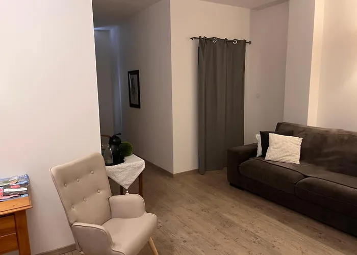 לינה וארוחת בוקר D'hote 3*